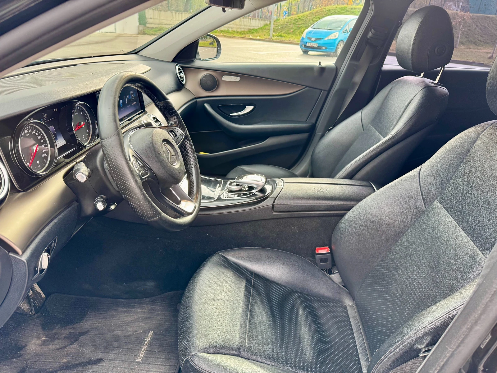 Mercedes-Benz E 220 CDI 9G AMG XENON LED NAVI - изображение 9