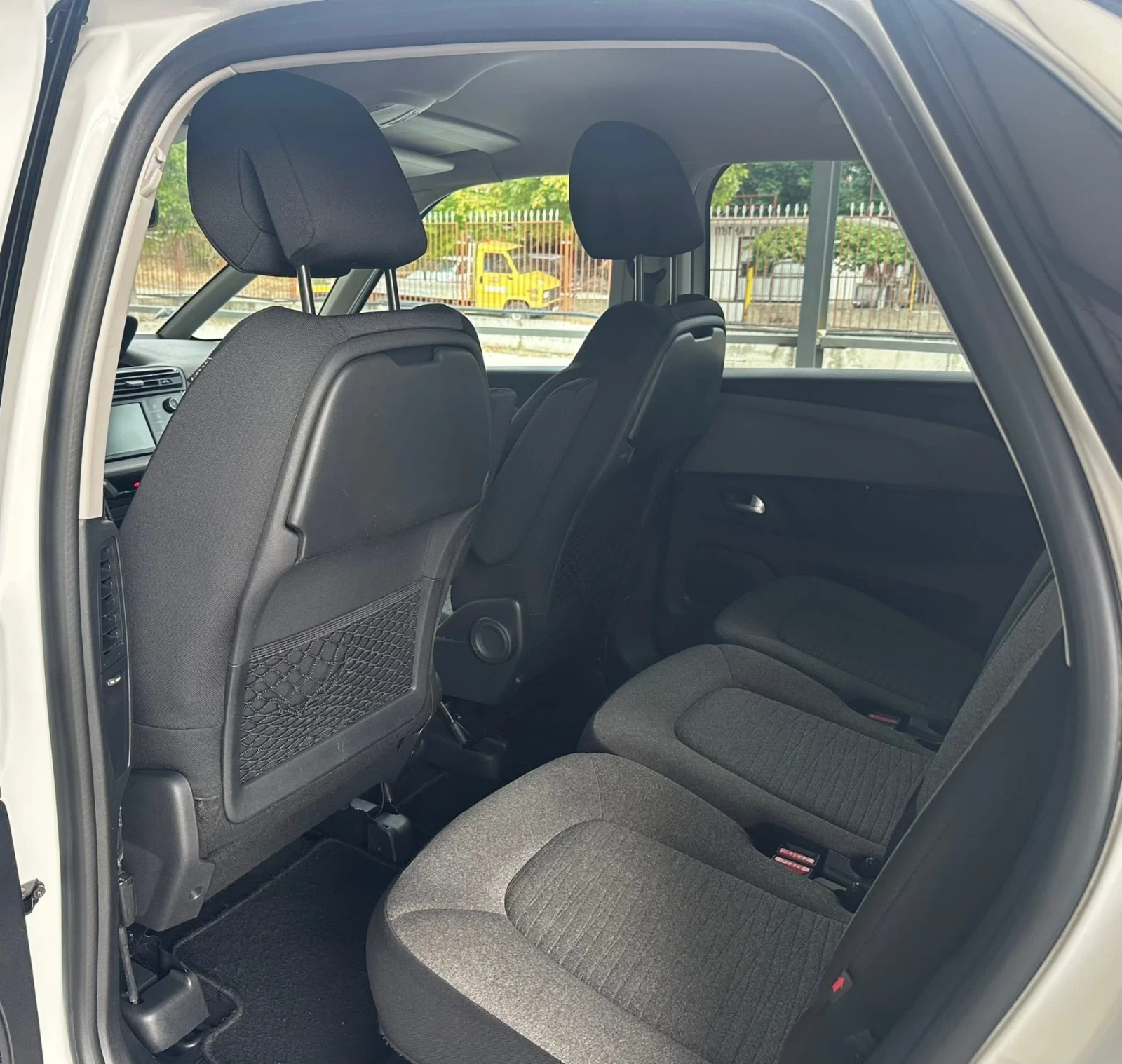 Citroen Grand C4 Picasso 1.2/e-THP/Business+ /Euro6 - изображение 6