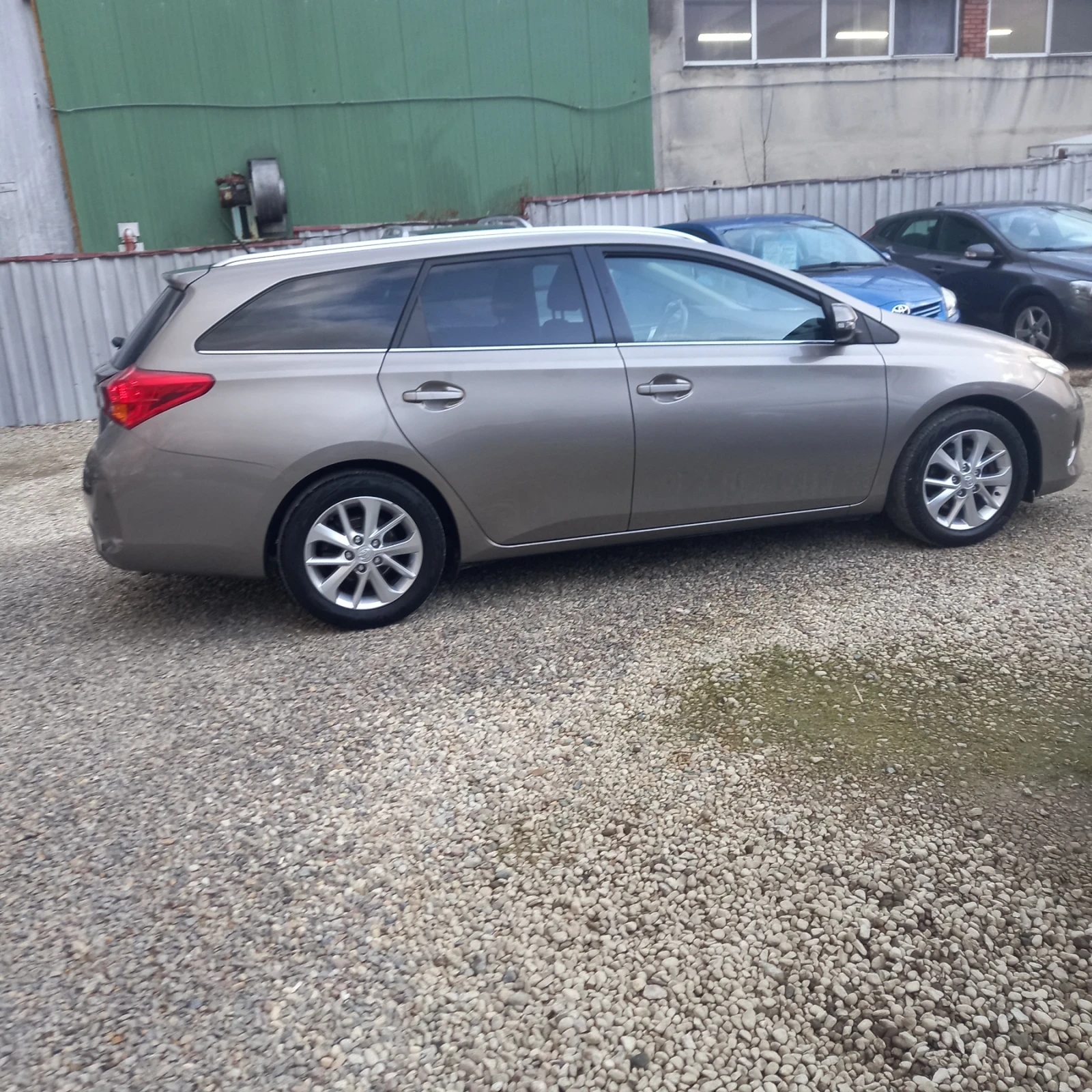 Toyota Auris 20 D4D навигация камера - изображение 5