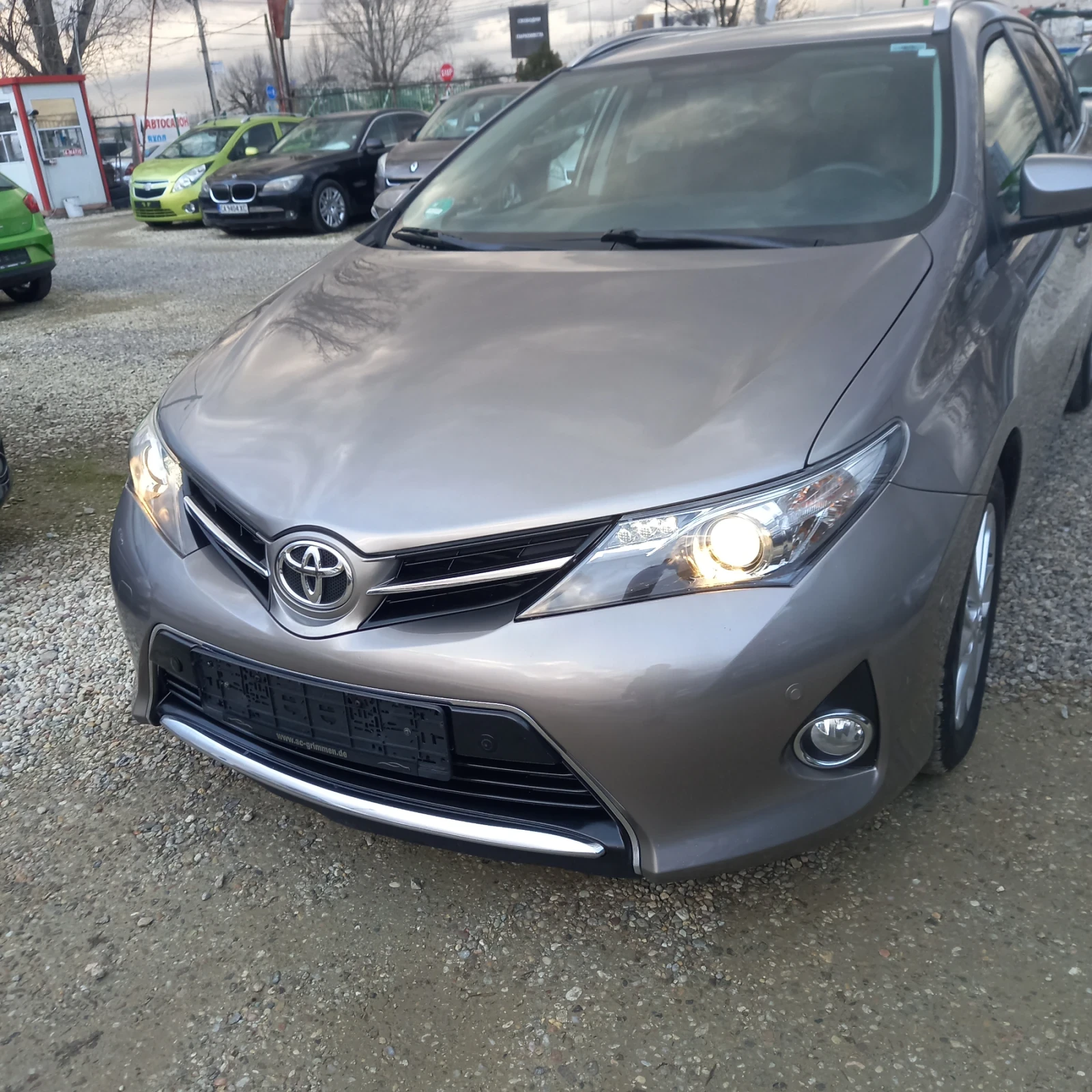 Toyota Auris 20 D4D навигация камера - изображение 3