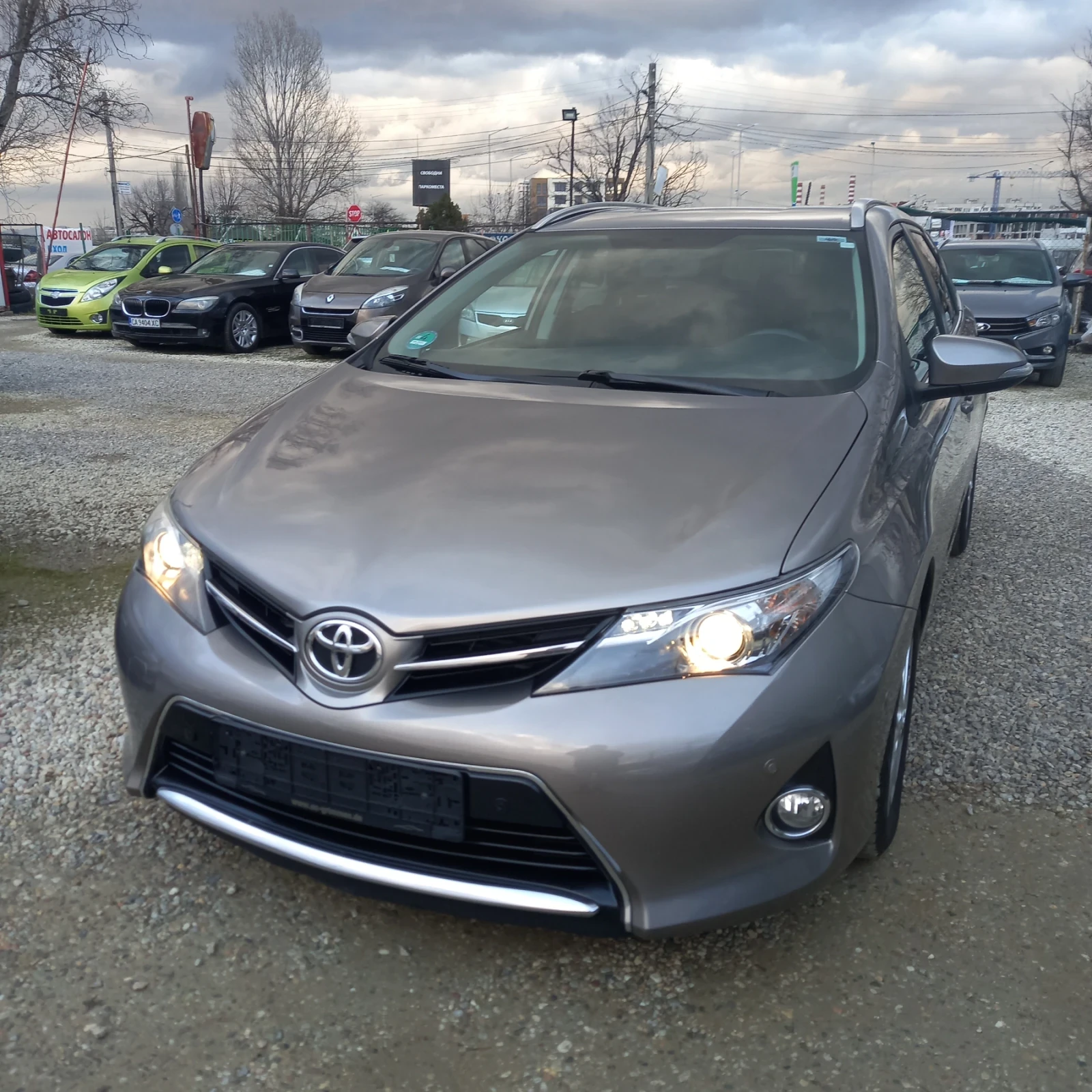 Toyota Auris 20 D4D навигация камера - изображение 2