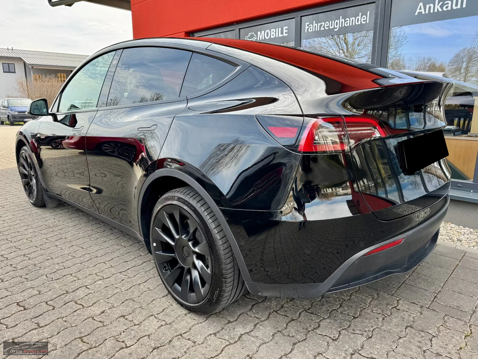 Tesla Model Y LONGE-RANGE/514HP/AWD/BLACK/PANO/360/NAVI/LED/670z, снимка 3 - Автомобили и джипове - 54110436