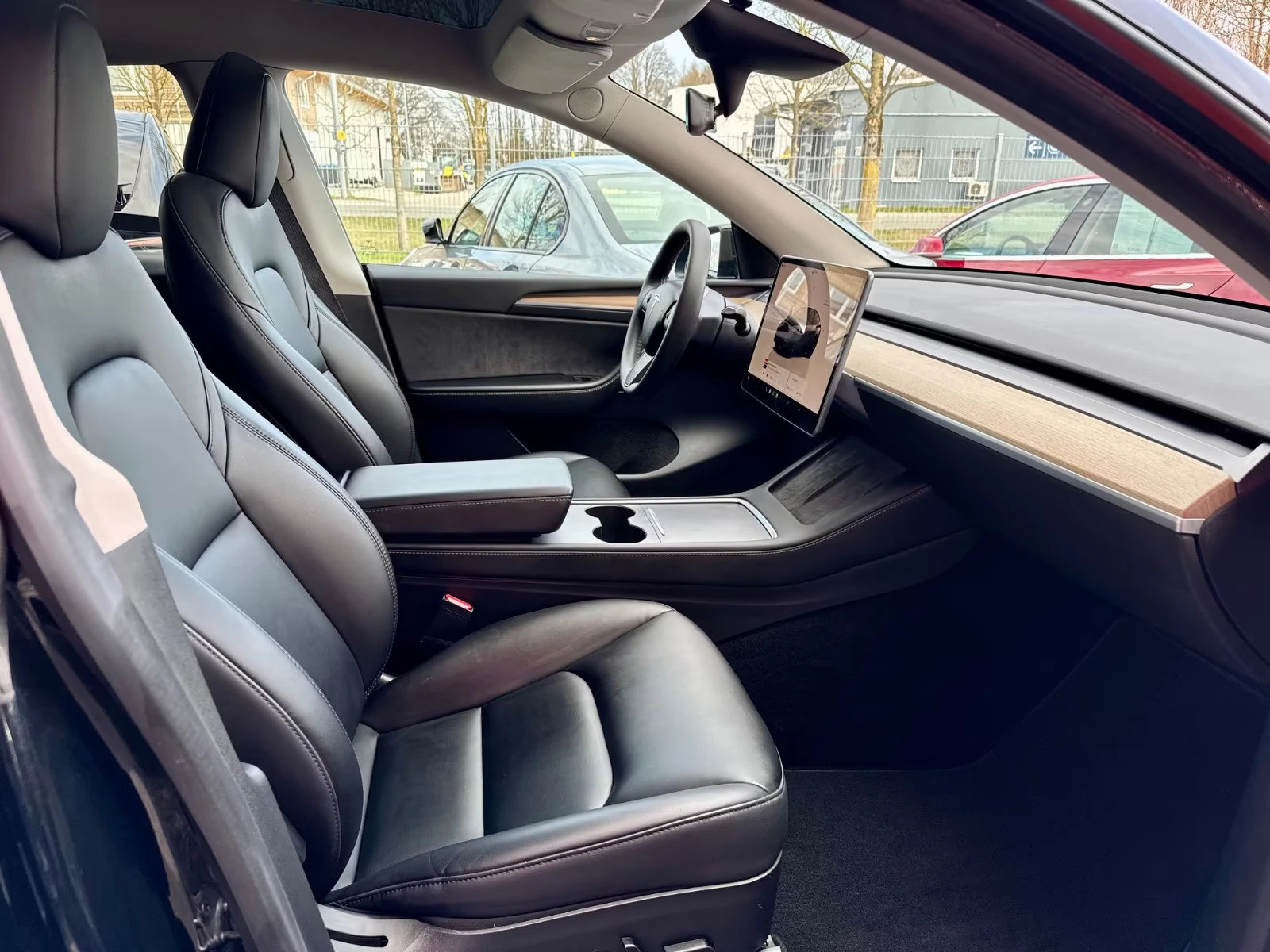 Tesla Model Y LONGE-RANGE/514HP/AWD/BLACK/PANO/360/NAVI/LED/670z, снимка 11 - Автомобили и джипове - 54110436