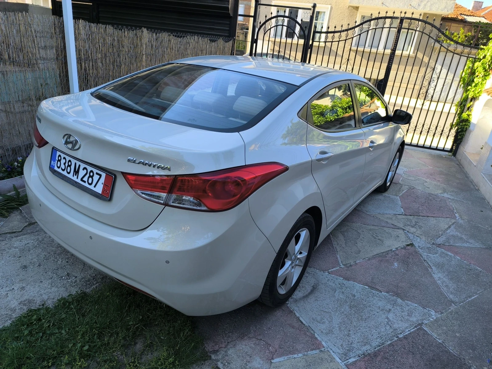 Hyundai Elantra 1.6 ������ ��� | Mobile.bg � ����������� 4