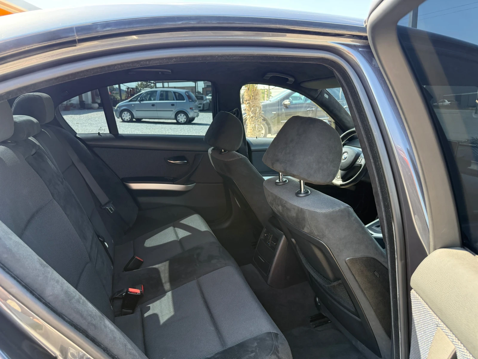 BMW 320 M-Pack, снимка 13 - Автомобили и джипове - 54683981