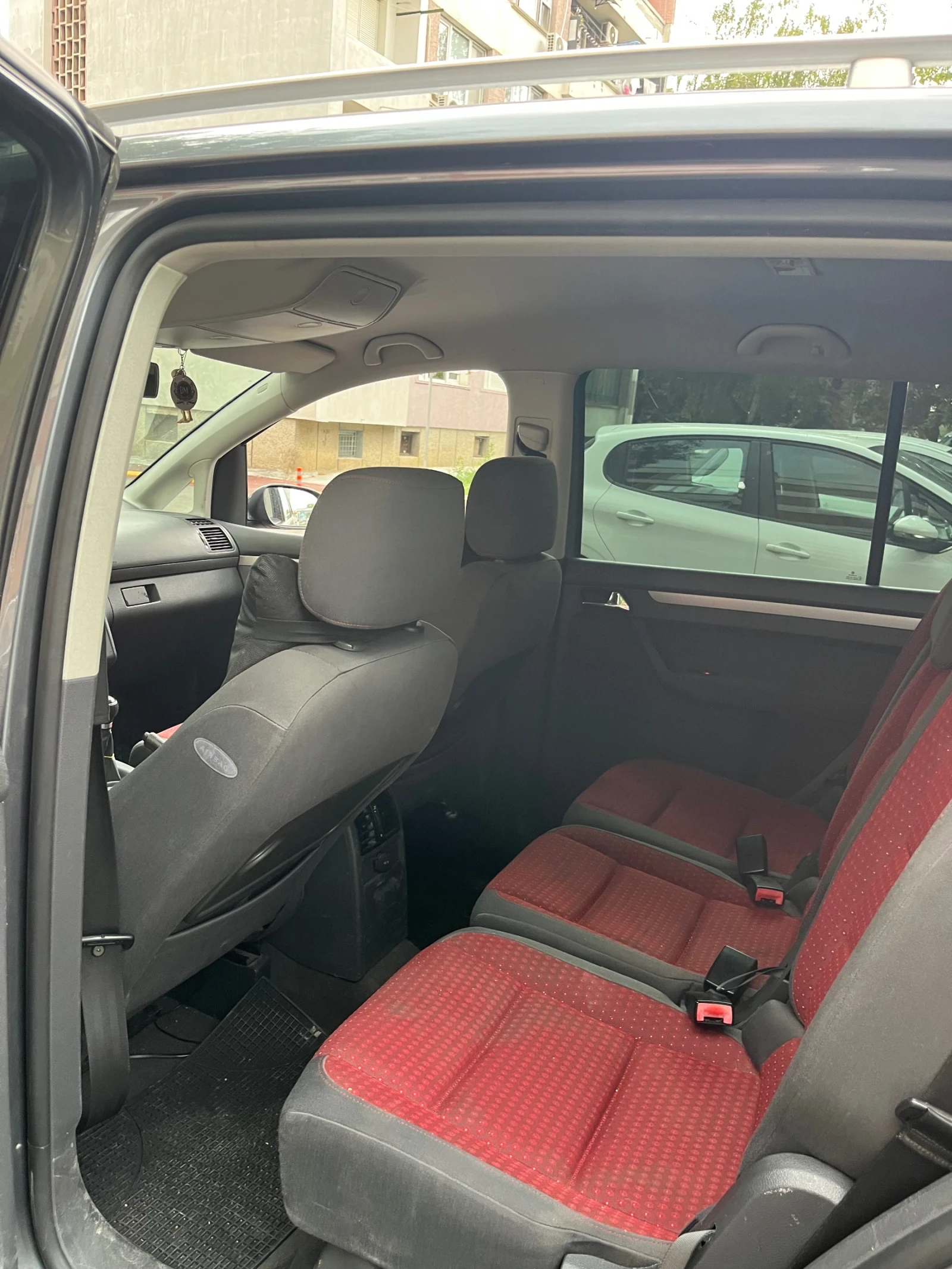 VW Touran, снимка 7 - Автомобили и джипове - 55218089