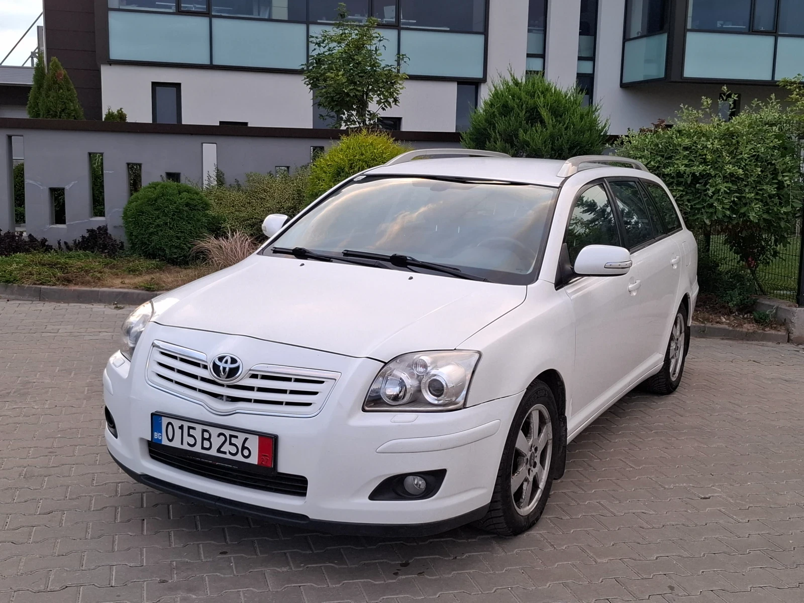 Toyota Avensis 2.0D4D* (126кс)* FACELIFT* НОВ ВНОС* * , снимка 2 - Автомобили и джипове - 55304388