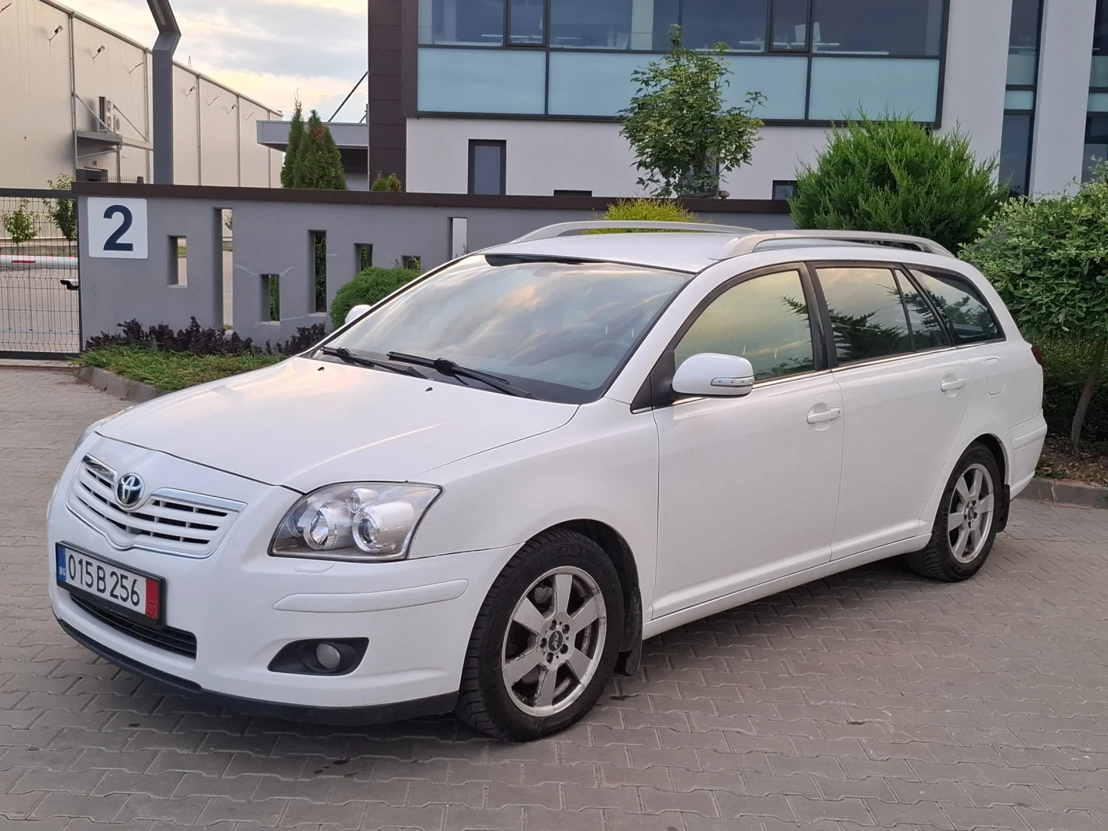 Toyota Avensis 2.0D4D* (126кс)* FACELIFT* НОВ ВНОС* * , снимка 5 - Автомобили и джипове - 55304388