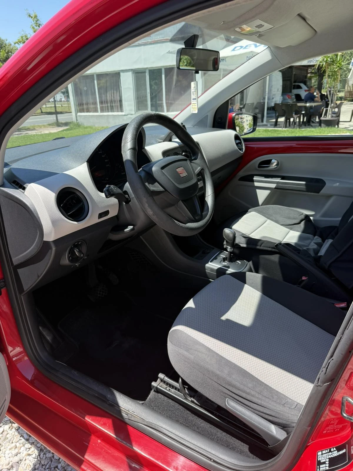 Seat Mii, снимка 10 - Автомобили и джипове - 55779636