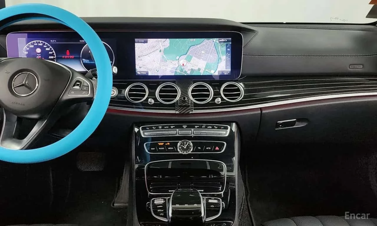 Mercedes-Benz E 400 4MATIC Exclusive/ПАНОРАМА/ДИСТРОНИК/360, снимка 14 - Автомобили и джипове - 55791841