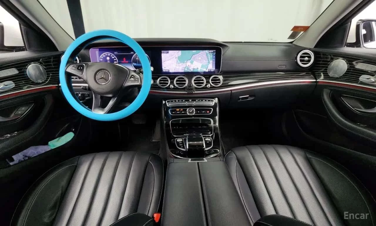 Mercedes-Benz E 400 4MATIC Exclusive/ПАНОРАМА/ДИСТРОНИК/360, снимка 7 - Автомобили и джипове - 55791841