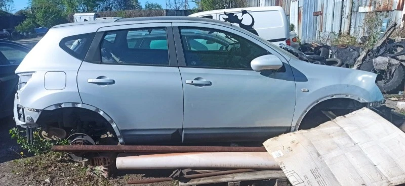 Nissan Qashqai 4X4, снимка 2 - Автомобили и джипове - 48057557