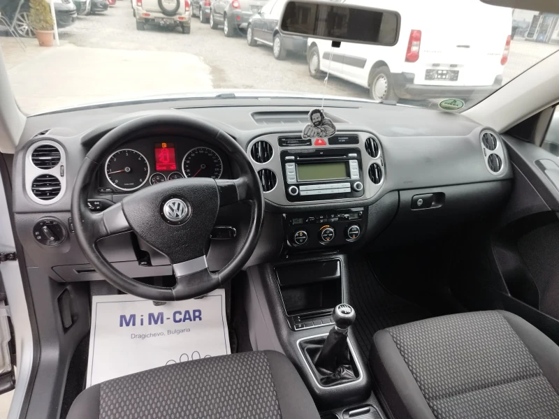 VW Tiguan 2.0TDI, снимка 11 - Автомобили и джипове - 49454279