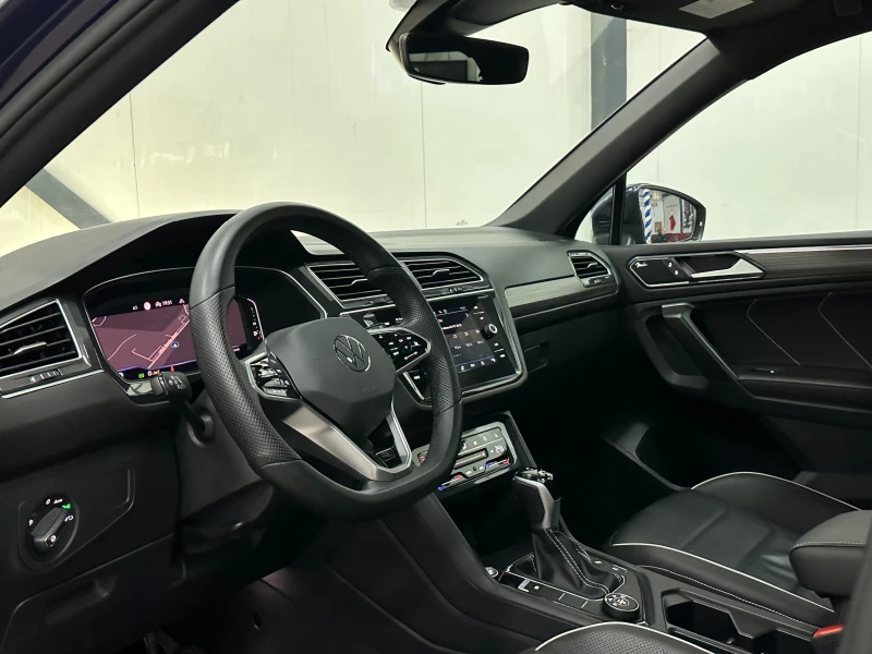 VW Tiguan * R-LINE* 19 500км* LANE ASSIST* ОБДУХ* , снимка 9 - Автомобили и джипове - 50278176