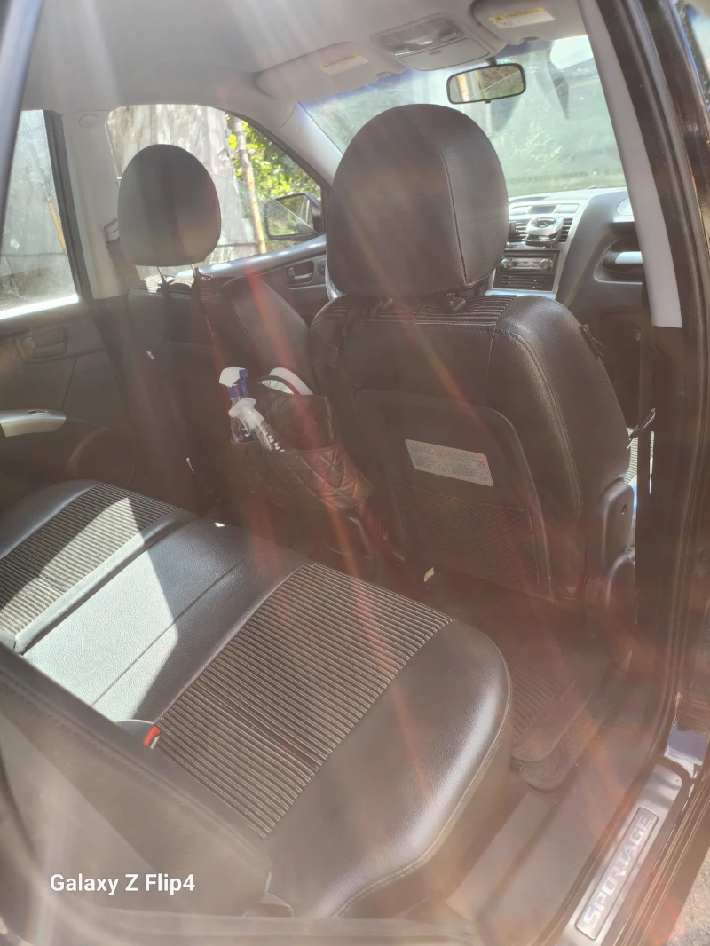 Kia Sportage 2.0 CRDi 4х4 АВТОМАТ, снимка 14 - Автомобили и джипове - 51785895