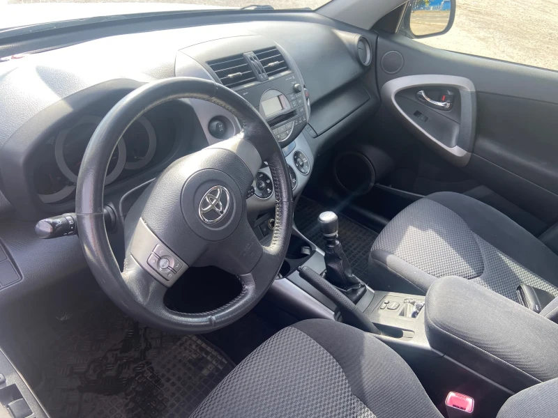 Toyota Rav4 2.2, снимка 9 - Автомобили и джипове - 52634329