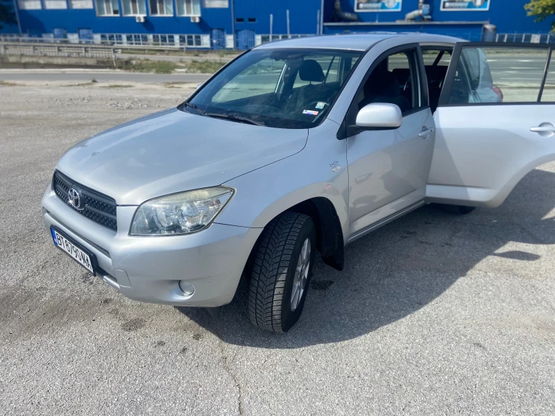 Toyota Rav4 2.2, снимка 7 - Автомобили и джипове - 52634329