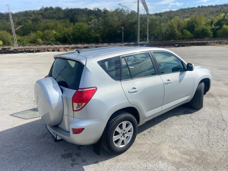 Toyota Rav4 2.2, снимка 5 - Автомобили и джипове - 52634329
