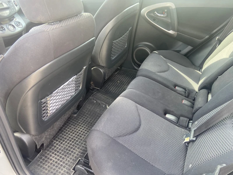 Toyota Rav4 2.2, снимка 3 - Автомобили и джипове - 52634329