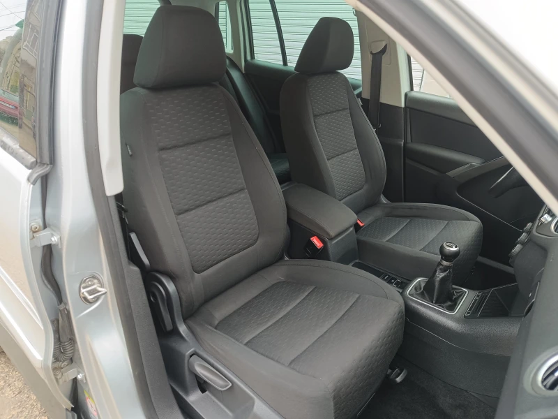 VW Tiguan 2.0TDI 140к.с 4x4, снимка 12 - Автомобили и джипове - 53275768