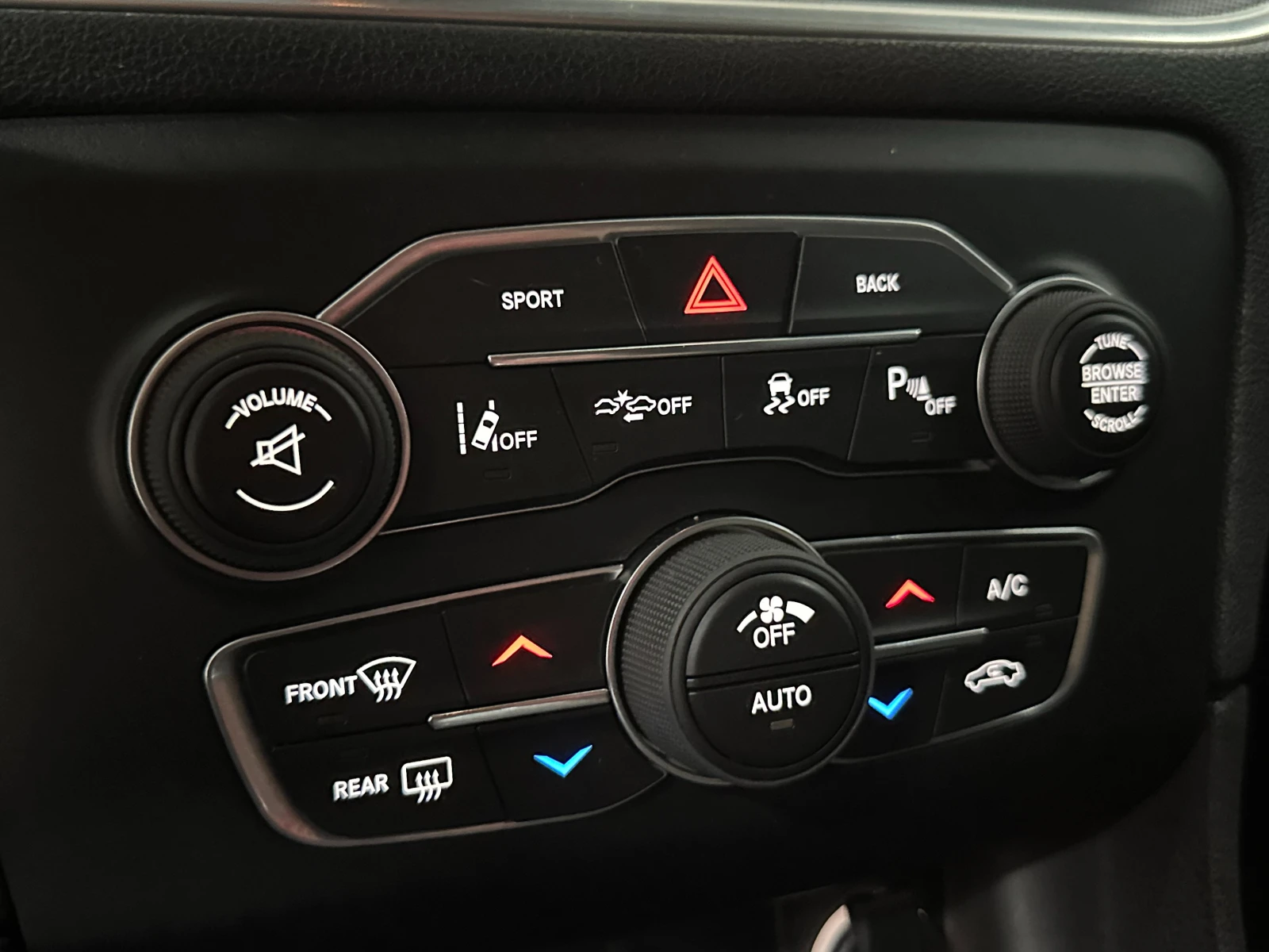 Dodge Charger * DISTR* 5.7 HEMI* R/T* ОБДУХ* ПОДГРЕВ* , снимка 12 - Автомобили и джипове - 50278176