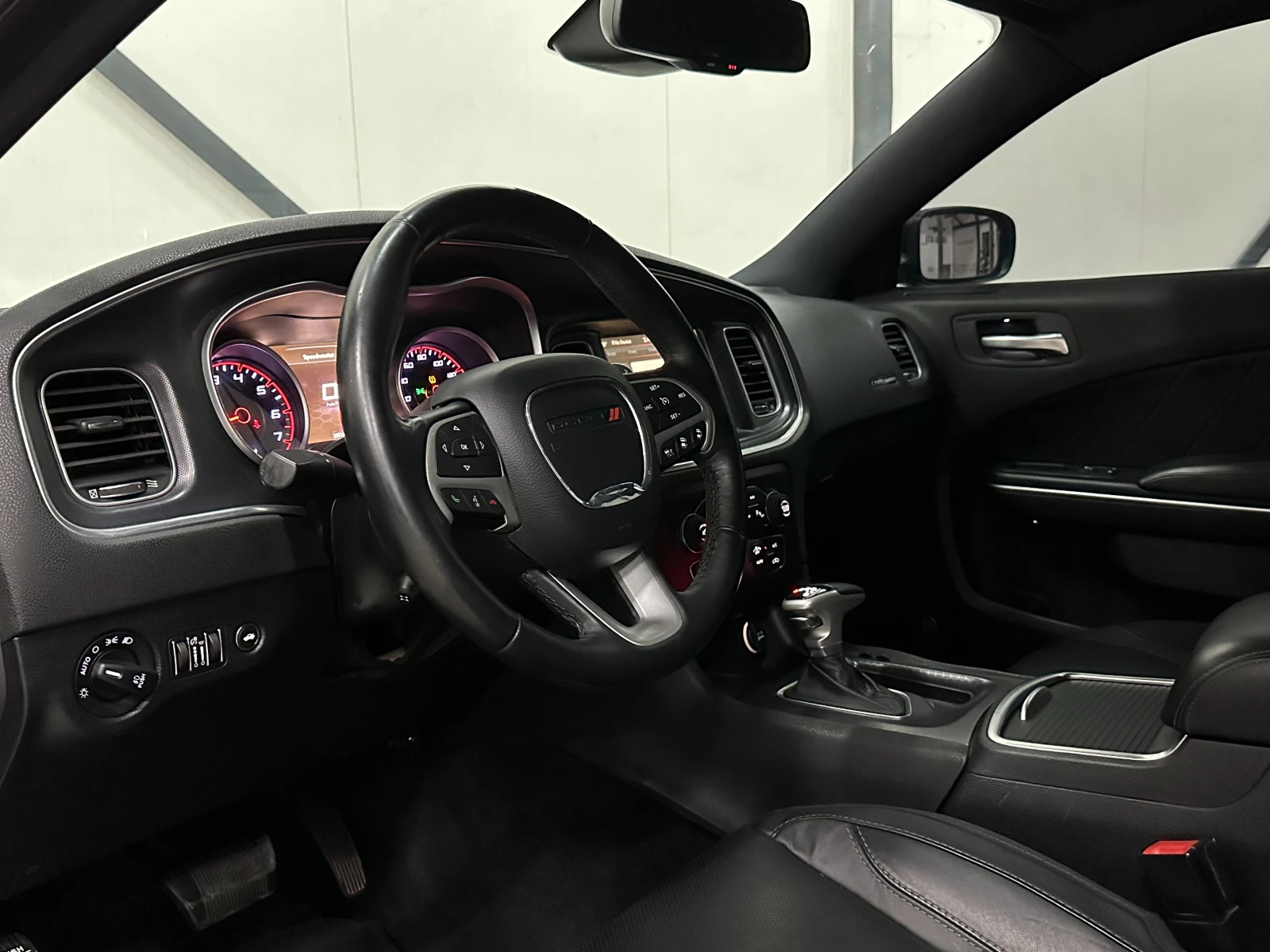 Dodge Charger * DISTR* 5.7 HEMI* R/T* ОБДУХ* ПОДГРЕВ* , снимка 8 - Автомобили и джипове - 50278176