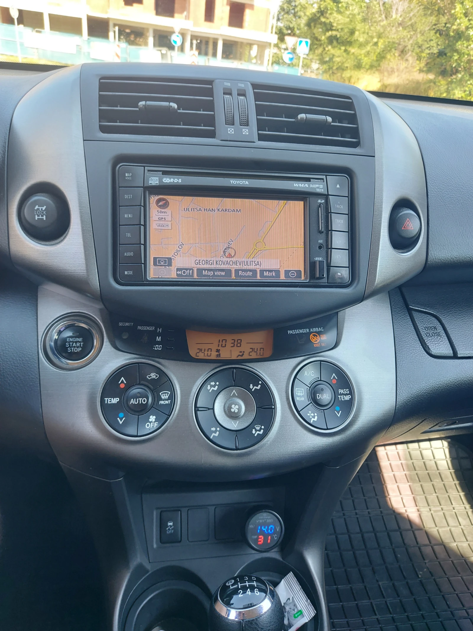 Toyota Rav4 2.2 D4D  - изображение 8