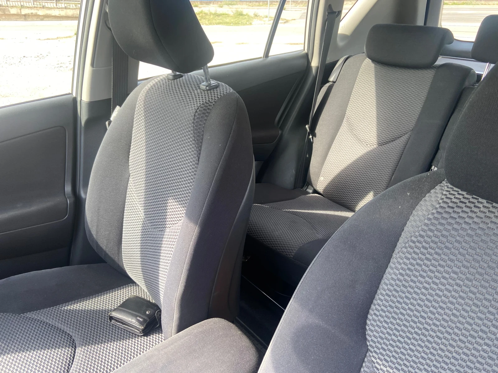 Toyota Rav4 2.2 - изображение 2