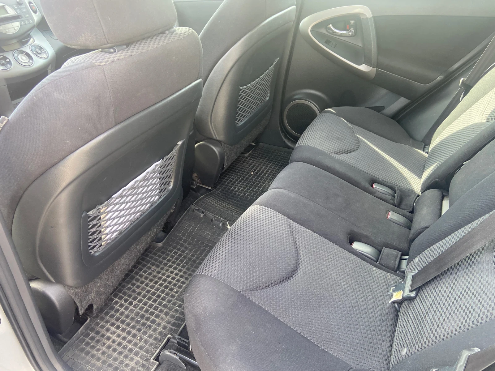 Toyota Rav4 2.2 - изображение 3