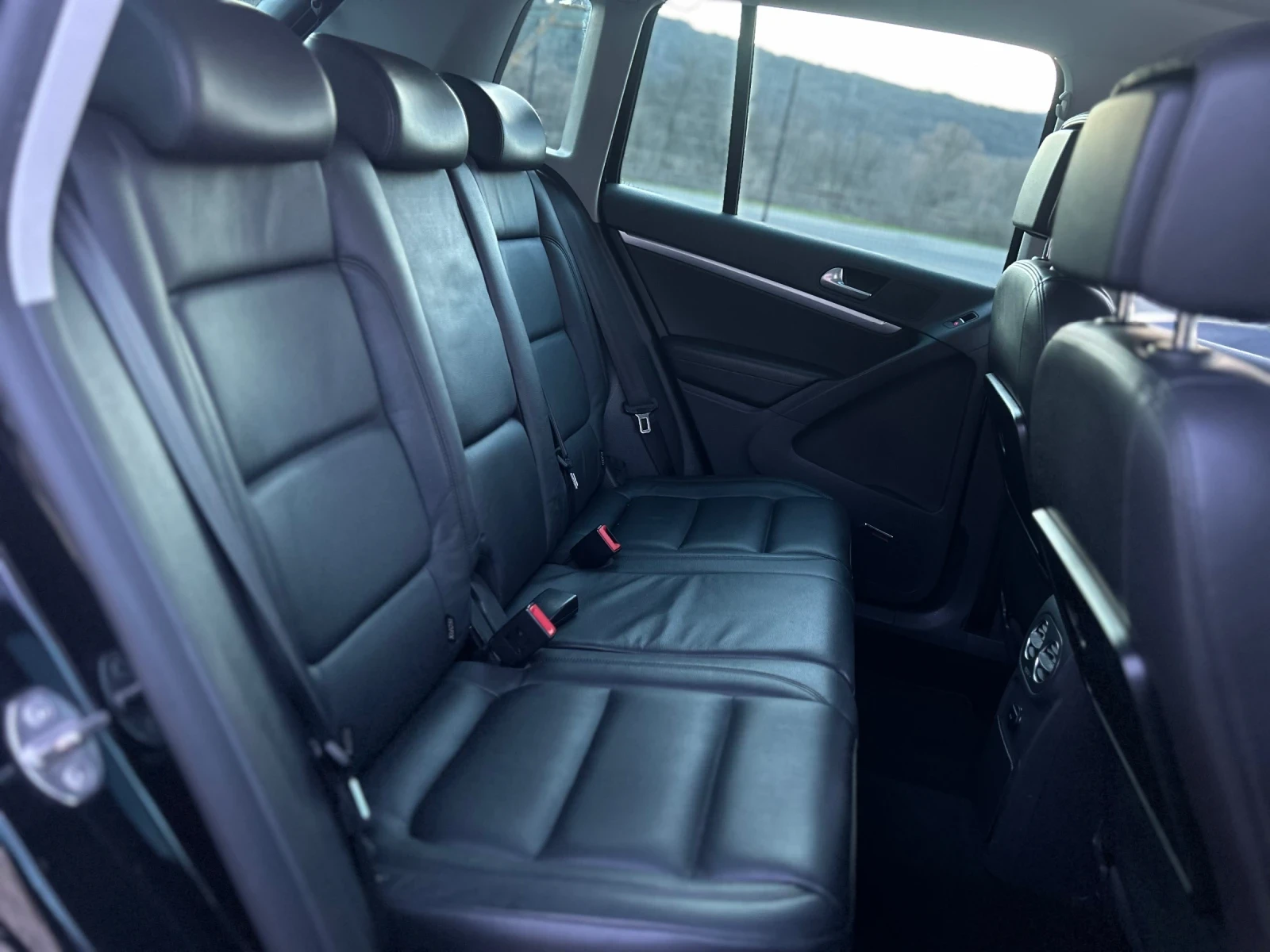 VW Tiguan 2.0TDI R LINE XENON LED NAVI KEYLESS PANO 4MOTION | Mobile.bg � ����������� 16