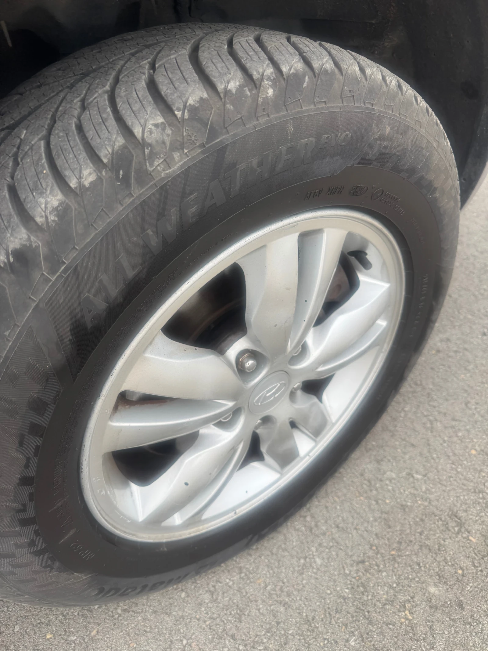Hyundai Tucson 2, 0 бензин/газ 4х4, снимка 11 - Автомобили и джипове - 55434424