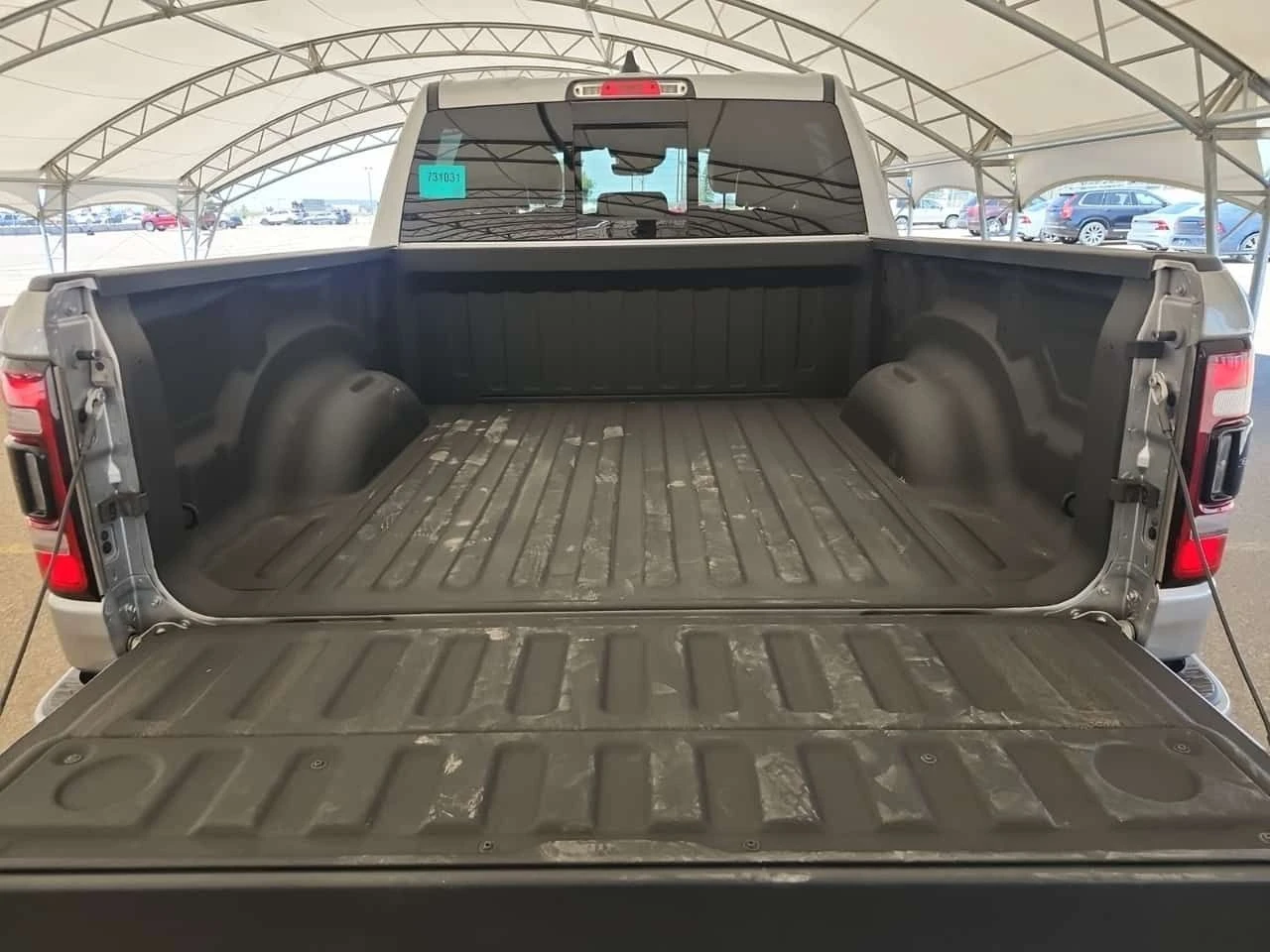Dodge RAM 1500 * Sport 4x4 Crew Cab 5'7" Box * CARFAX * Б, снимка 16 - Автомобили и джипове - 55612835