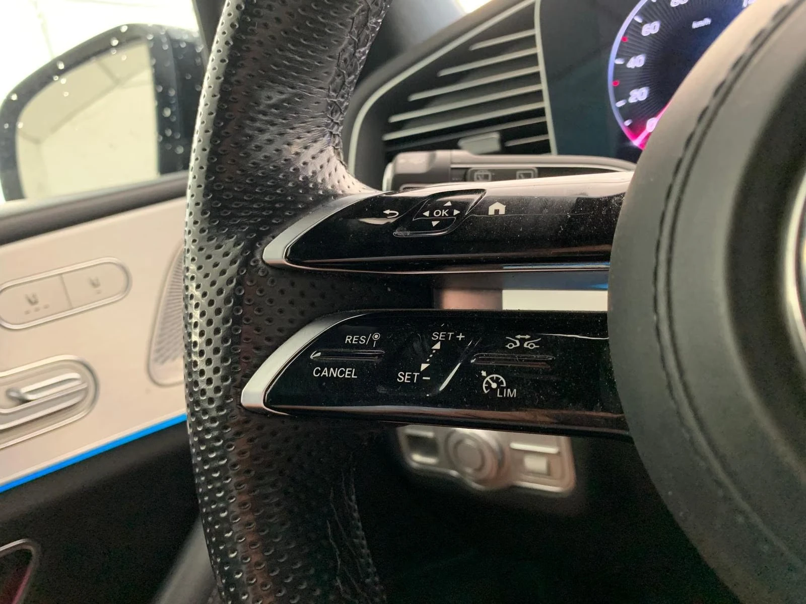 Mercedes-Benz GLE 350 de / AMG / NIGHT / BURM / MULTIBEAM / 4-MATIC/ 360, снимка 8 - Автомобили и джипове - 55811623