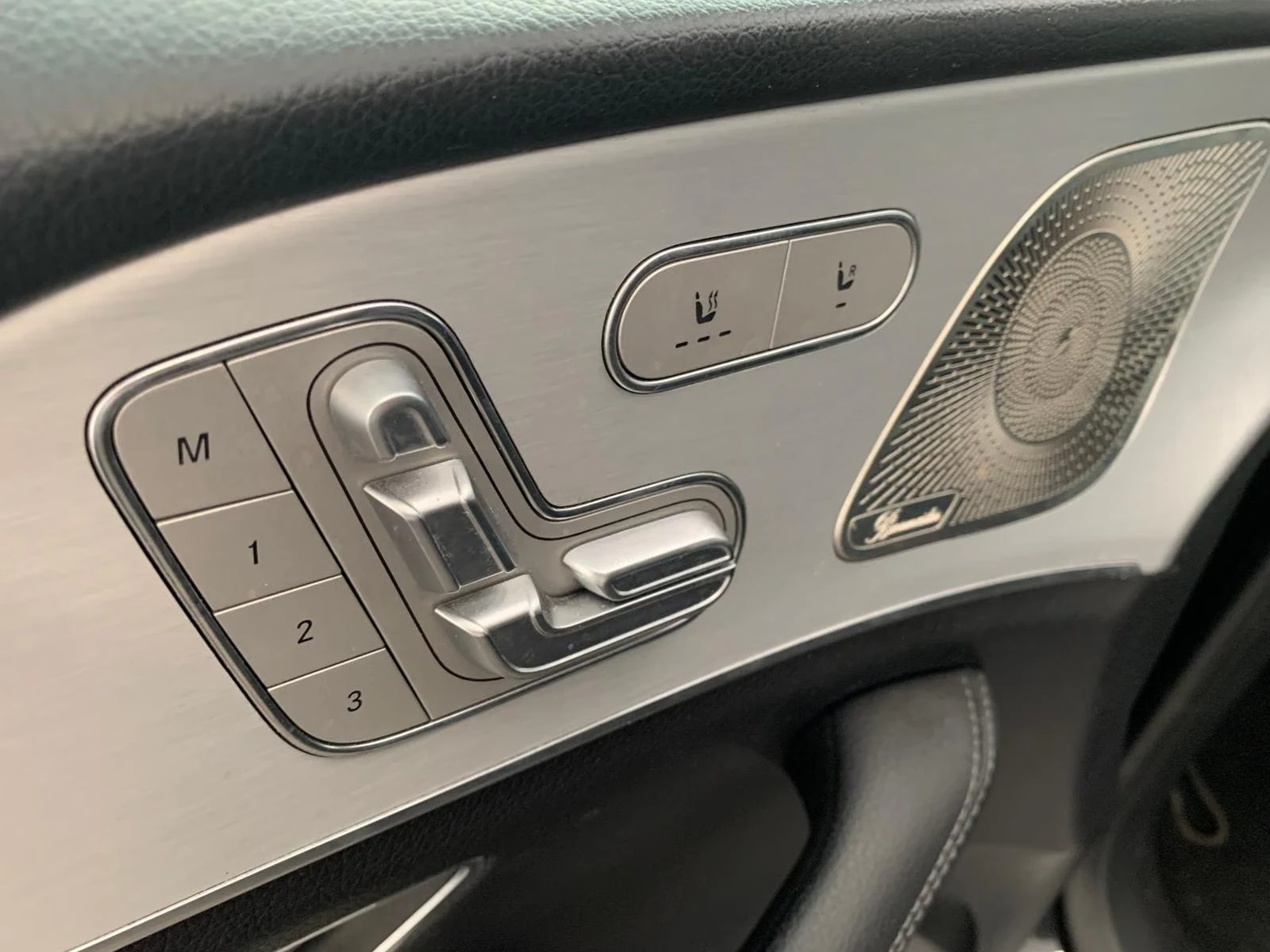 Mercedes-Benz GLE 350 de / AMG / NIGHT / BURM / MULTIBEAM / 4-MATIC/ 360, снимка 6 - Автомобили и джипове - 55811623