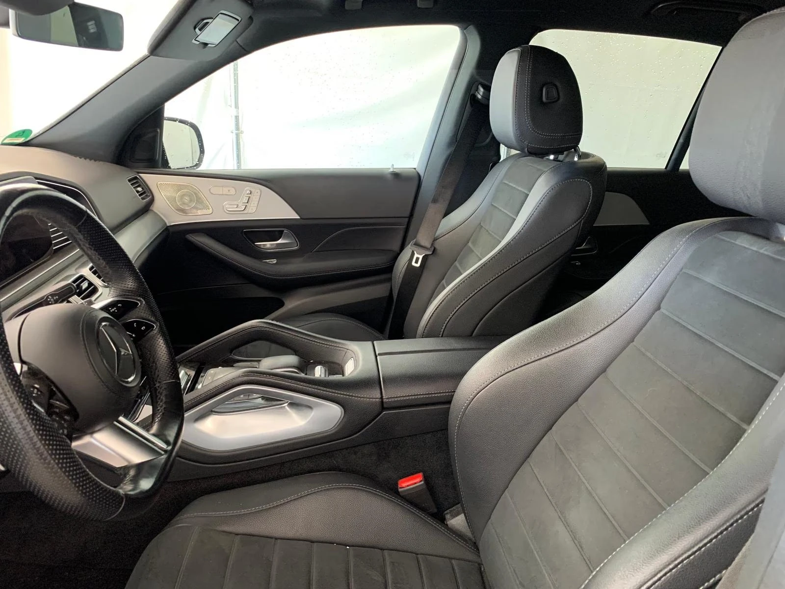 Mercedes-Benz GLE 350 de / AMG / NIGHT / BURM / MULTIBEAM / 4-MATIC/ 360, снимка 7 - Автомобили и джипове - 55811623