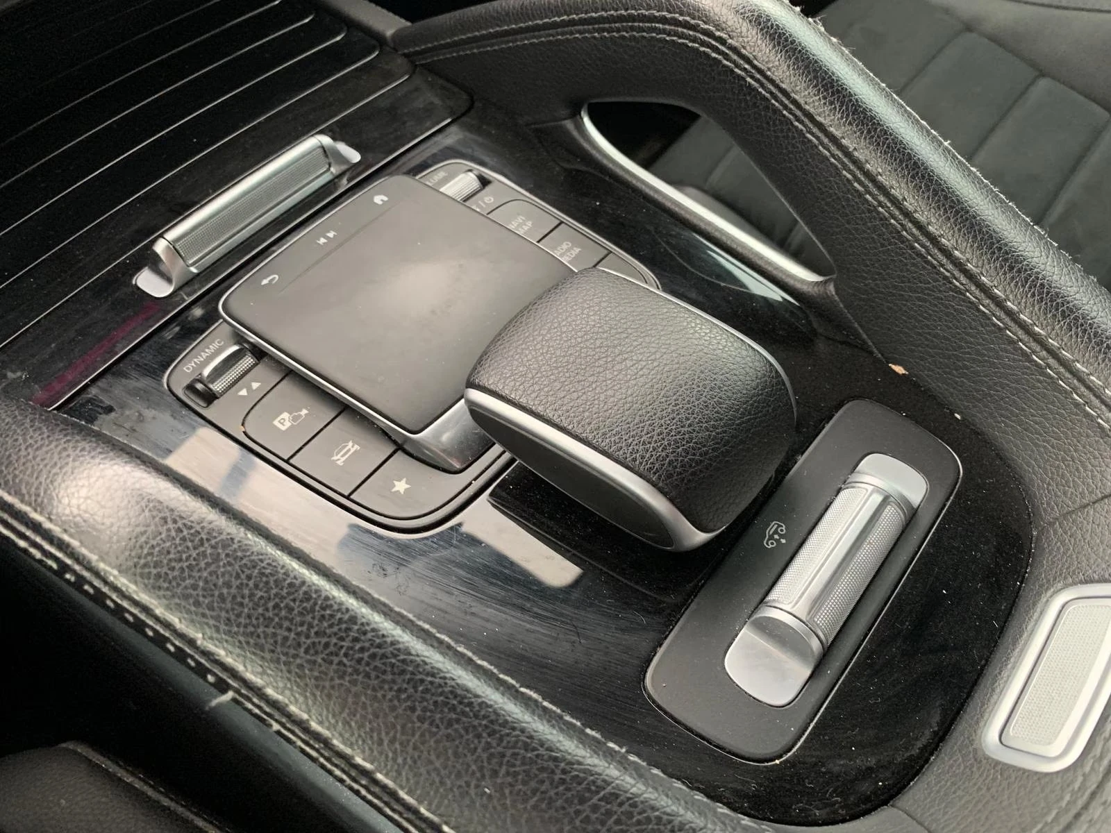 Mercedes-Benz GLE 350 de / AMG / NIGHT / BURM / MULTIBEAM / 4-MATIC/ 360, снимка 12 - Автомобили и джипове - 55811623