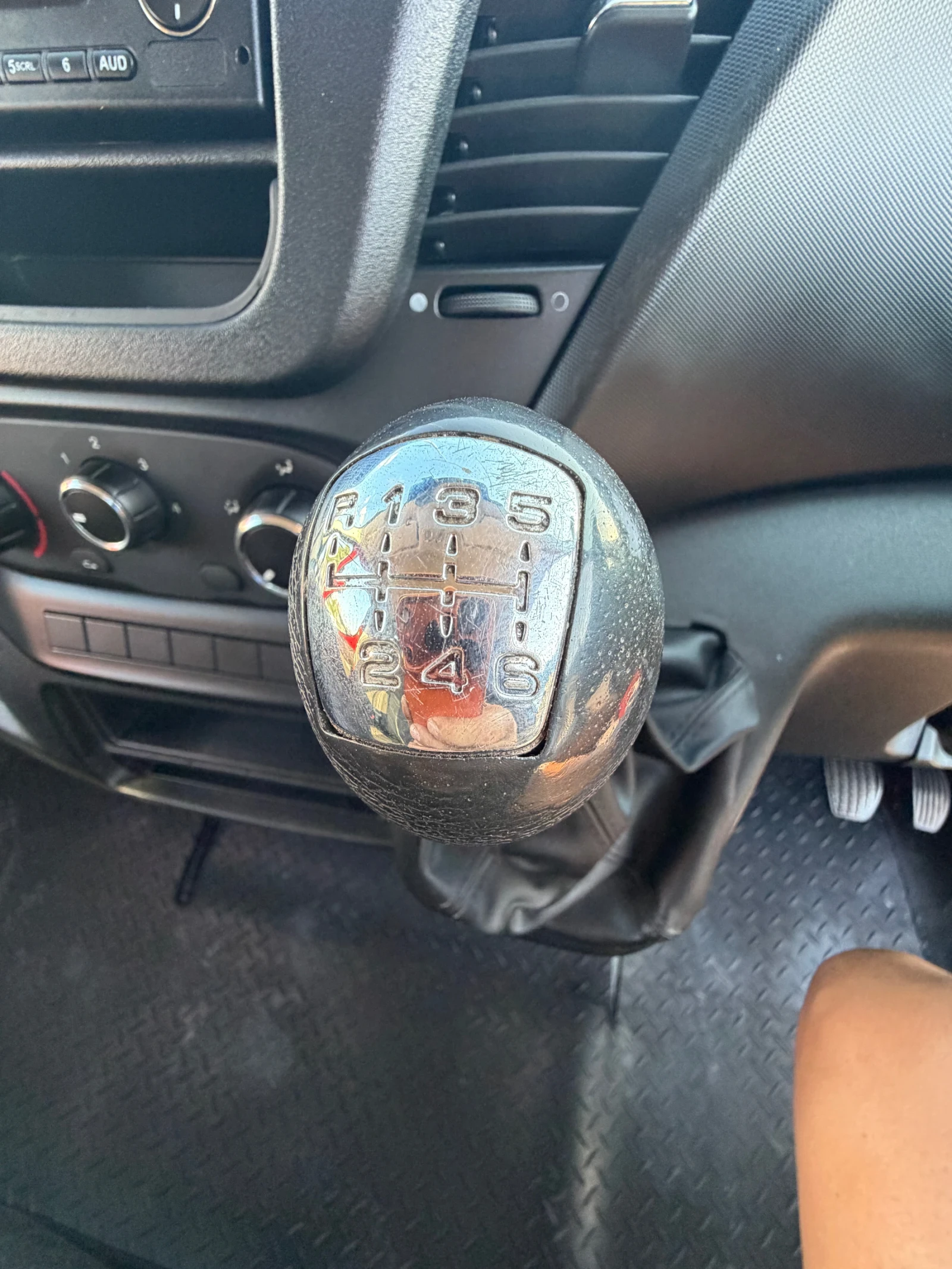 Iveco Daily 2.3 130к.с. 6 скорости Регистриран, снимка 15 - Бусове и автобуси - 54983406