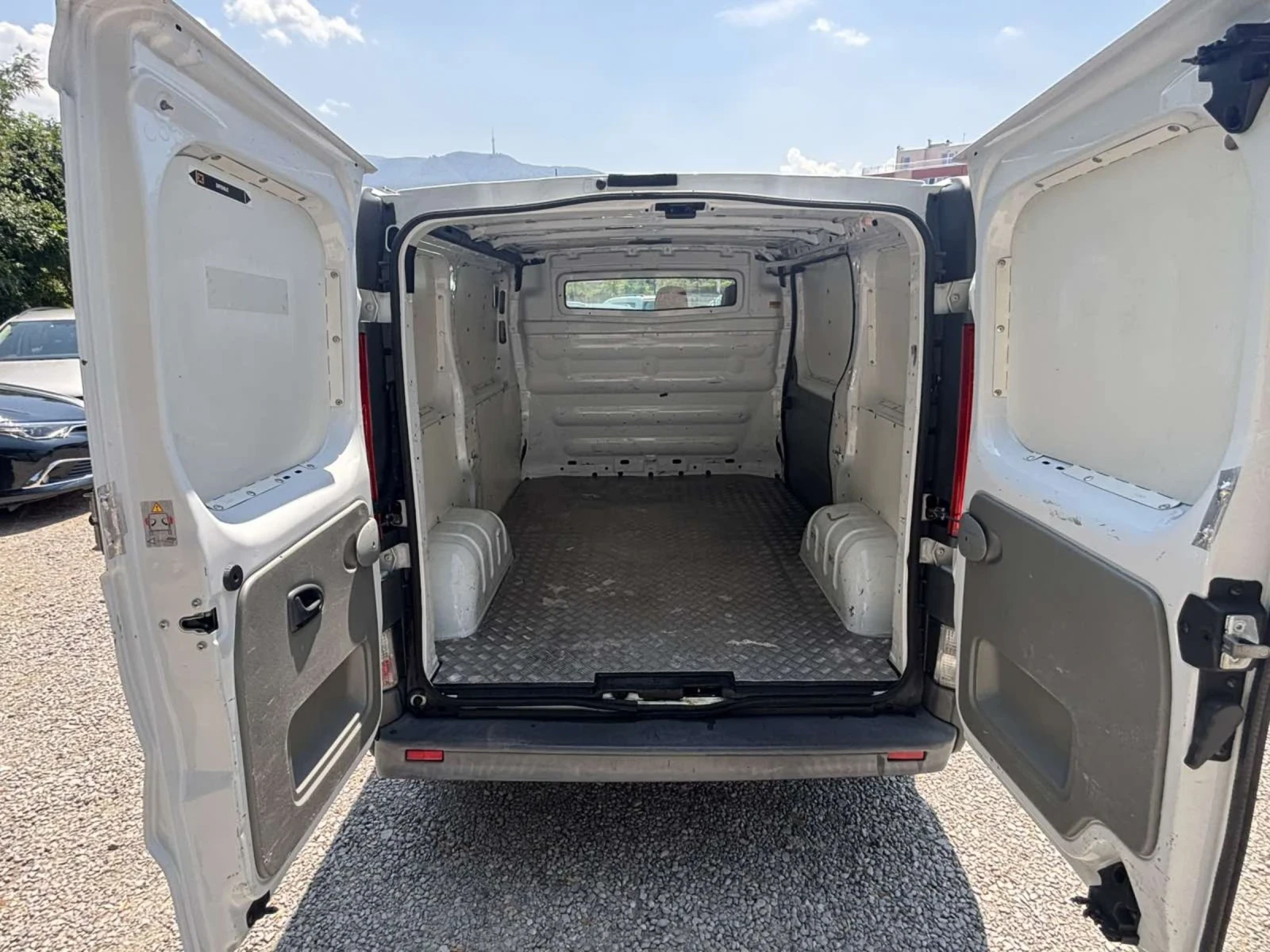 Opel Vivaro 2.0 CDTI, снимка 7 - Бусове и автобуси - 55332803