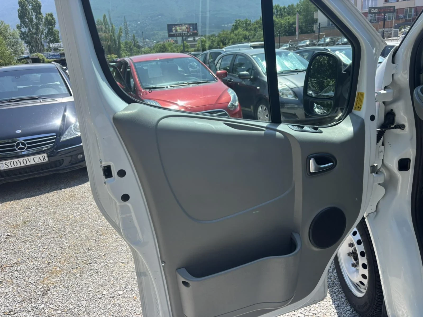 Opel Vivaro 2.0 CDTI, снимка 9 - Бусове и автобуси - 55332803