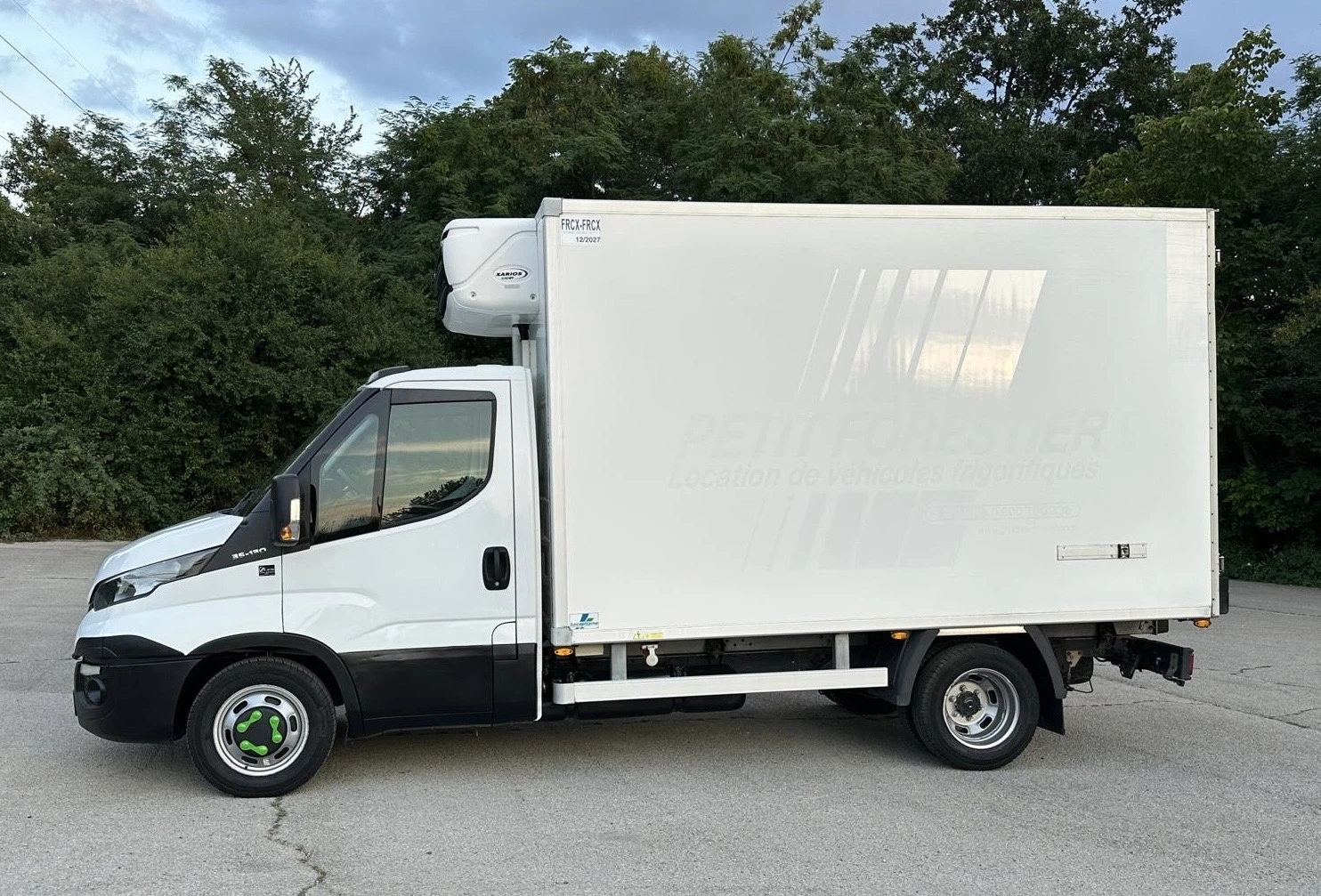 Iveco Daily 35C13* ХЛАДИЛЕН-29* ТОК* XARIOS 600* КЛИМА* N1, снимка 3 - Бусове и автобуси - 55355114