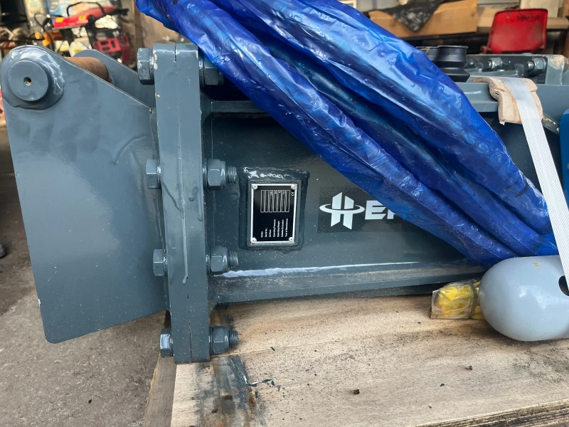 Багер Друга марка  чук  90 , 165  кг, снимка 4 - Индустриална техника - 46599677