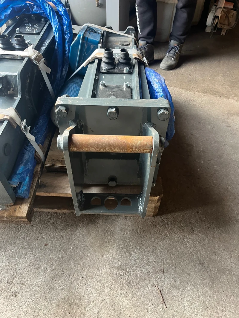 Багер Друга марка  чук  90 , 165  кг, снимка 3 - Индустриална техника - 46599677