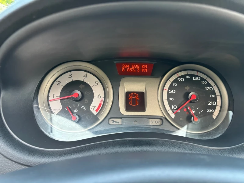 Renault Clio 1.6 16v, снимка 10 - Автомобили и джипове - 47583397