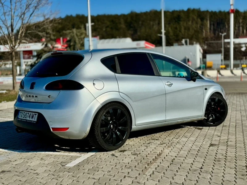 Seat Leon, снимка 4 - Автомобили и джипове - 48776191