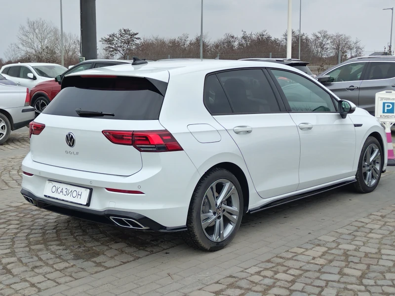 VW Golf Golf 8 R-Line 1.5 еTSI /150к.с/DSG, снимка 5 - Автомобили и джипове - 49131041