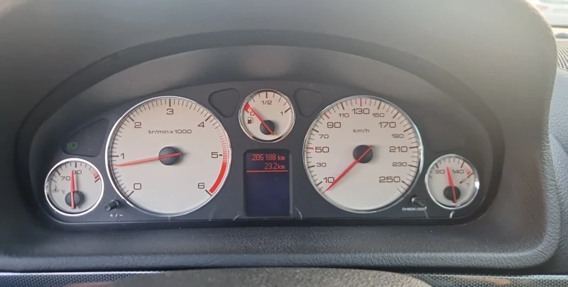 Peugeot 407 2.2 HDI 170ps BI-TURBO, снимка 14 - Автомобили и джипове - 52674405