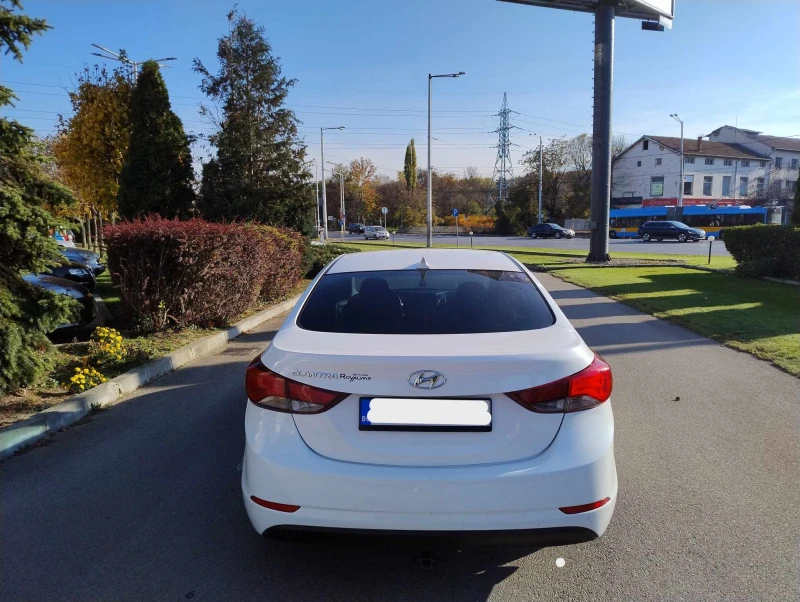 Hyundai Elantra, снимка 5 - Автомобили и джипове - 52260131