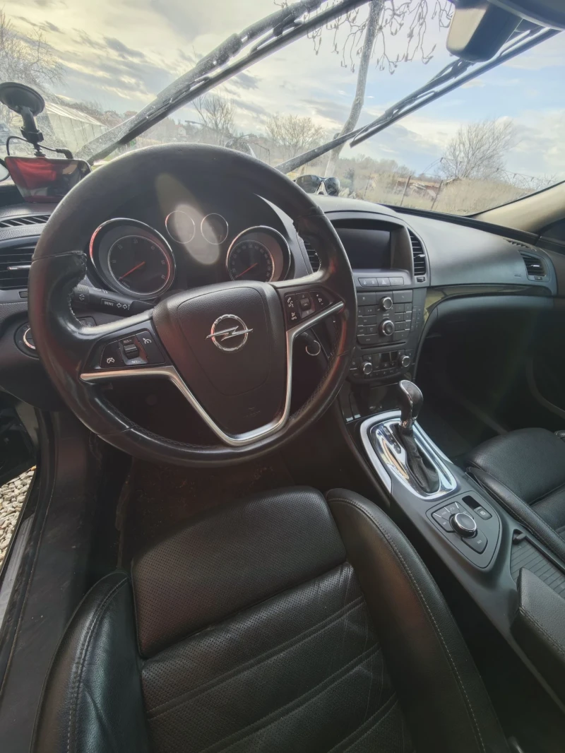 Opel Insignia 2.2 CDI 192 HP- Седан, Всички екстри, снимка 11 - Автомобили и джипове - 53133245