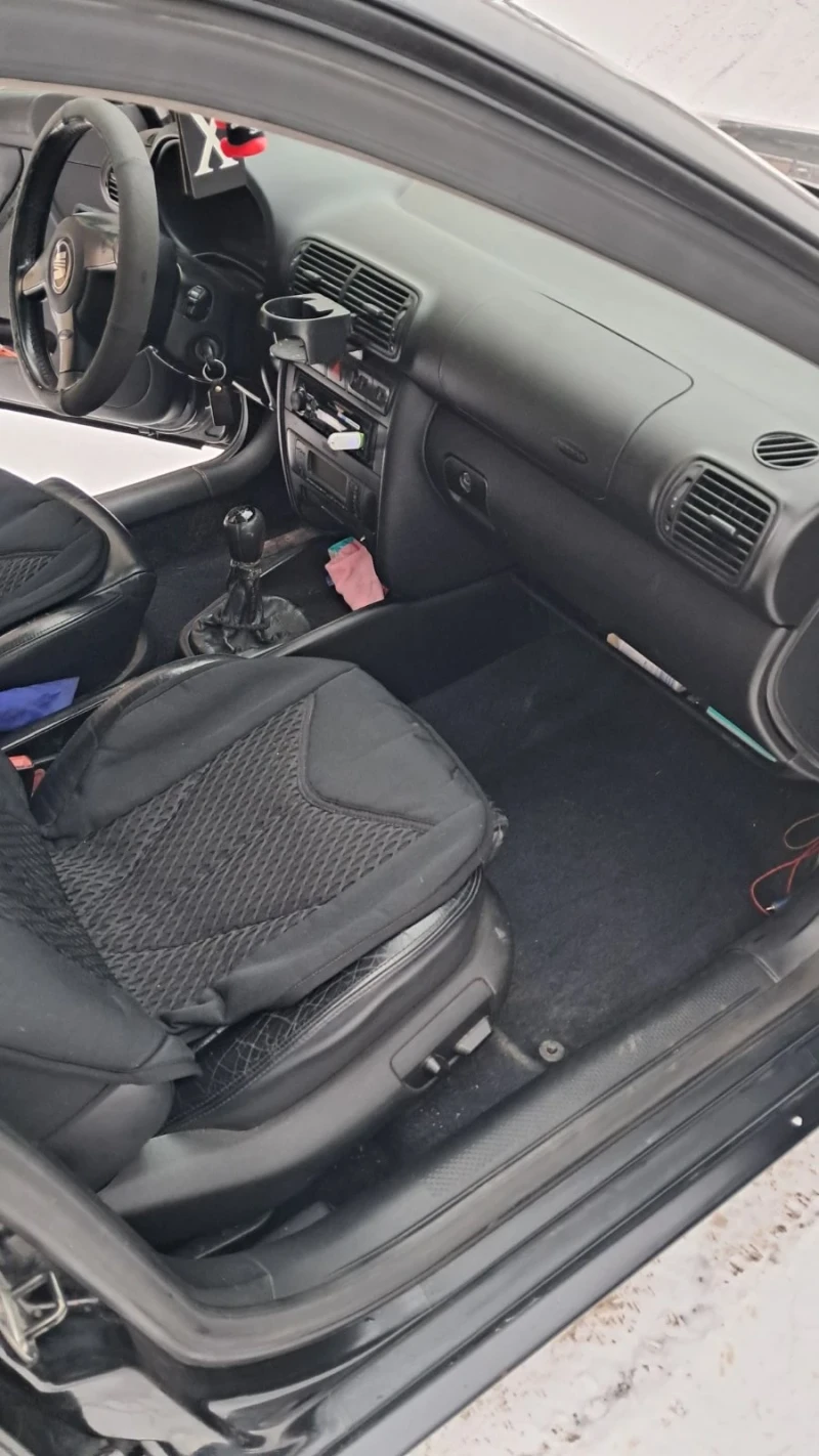 Seat Leon, снимка 12 - Автомобили и джипове - 53223295