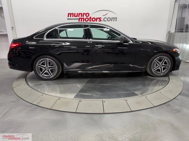 Mercedes-Benz C 300 2024 * CARFAX * ПОДГРЕВИ* ШИБИДАХ, снимка 4 - Автомобили и джипове - 53302330